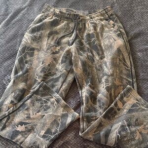 Abercrombie camo sweats